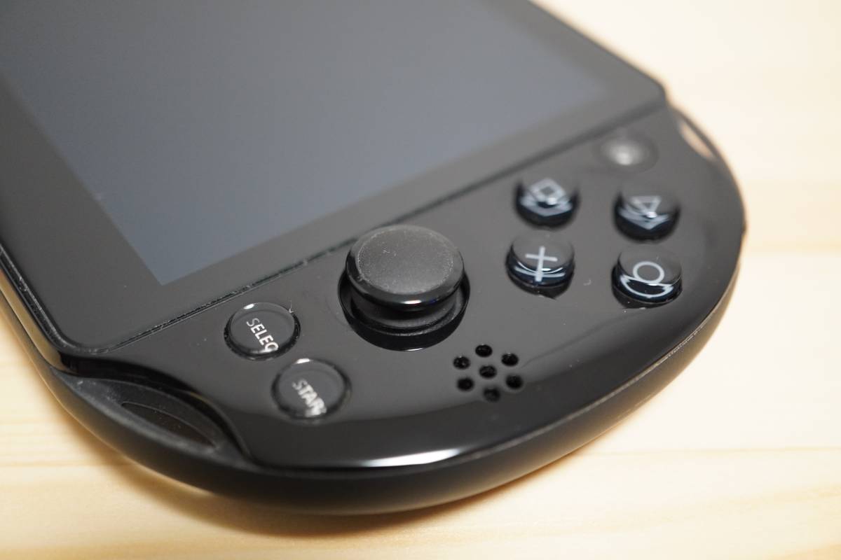 PS Vita（PCH-2000) Wi-Fiモデル 本体 ＋ メモリーカード 64GB 商品