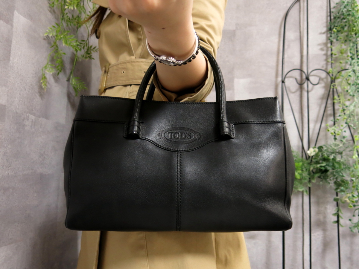 新しい 《極美品》TOD'S (トッズ)レザー ハンドバッグ ブラック 黒