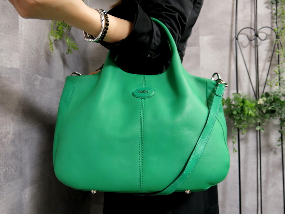Yahoo!オークション - 超美品 TOD'S トッズ ALH PICCOLA Yahoo!オークション - 超美品 TOD'S トッズ ALH PICCOLA
