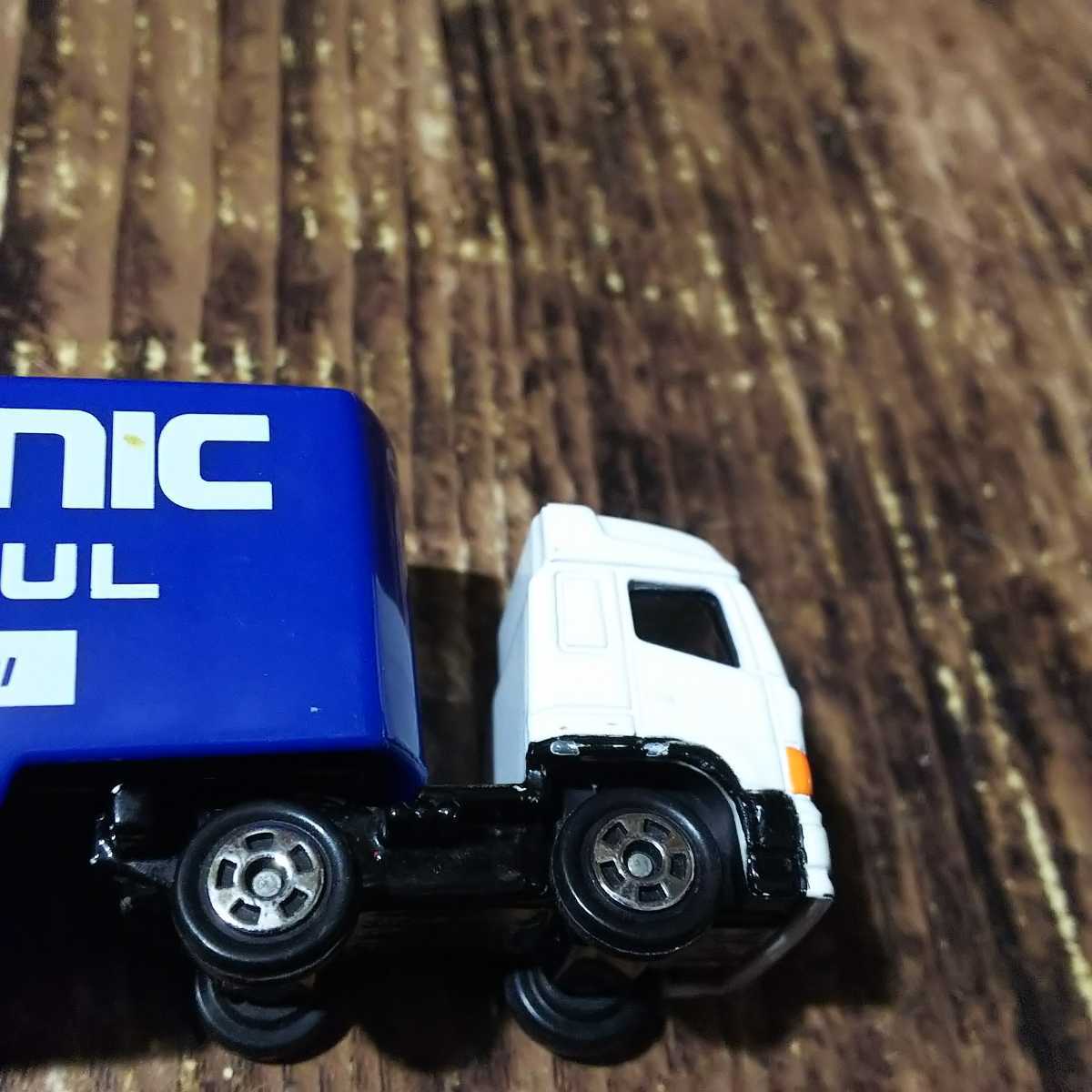 ● トミカ「カルソニック チーム インパル レーシング トランスポーター」トイザらス オリジナル