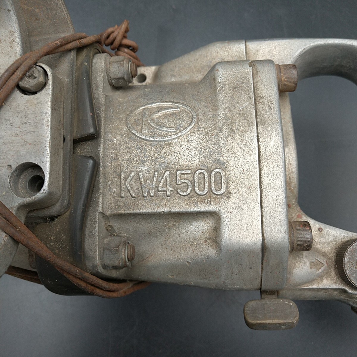 [100i118] air impact wrench KW4500 empty . large bus truck large wrench maintenance operation not yet verification 