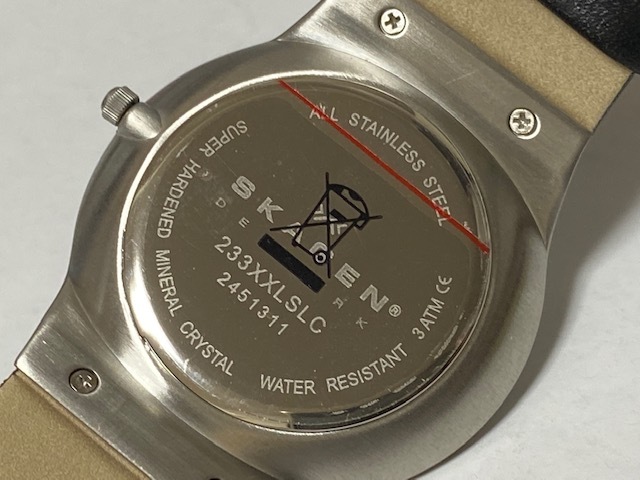 スカーゲン SKAGEN ウルトラスリム 233XXLSLC 革ベルト 展示未使用品 電池交換済_画像8