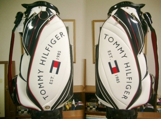 未使用 トミーヒルフィガー 100％本物 ハイグレード モデル 合皮×エナメル 取っ手付 白紺赤 直営ストア ゴルフバッグ