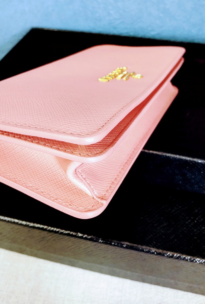 正規通販】 【PRADA 】可愛い*チェーンウォレット - 長財布 店舗在庫あり 即日発送‼︎最終値下げ‼︎PRADA プラダ チェーンウォレット ショルダーバッグ