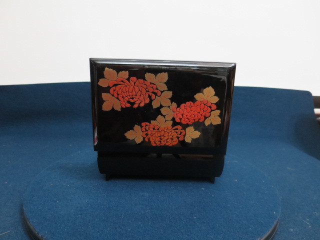 :[ doll pavilion ][ gem box F-106] doll hinaningyo * music box *. tool * lacqering ...