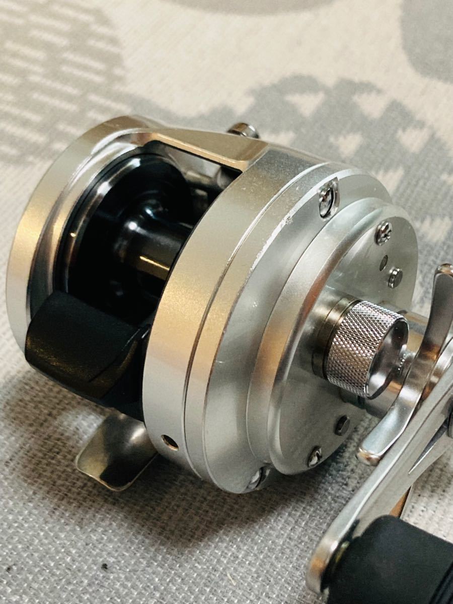 シマノ オシア カルカッタ 200HG 右巻き 純正ダブルハンドル / タイラバ ライトゲーム SLJ ジギング タチウオ|Yahoo!フリマ(旧PayPayフリマ) i img900x1200 1647912379bengeo150965