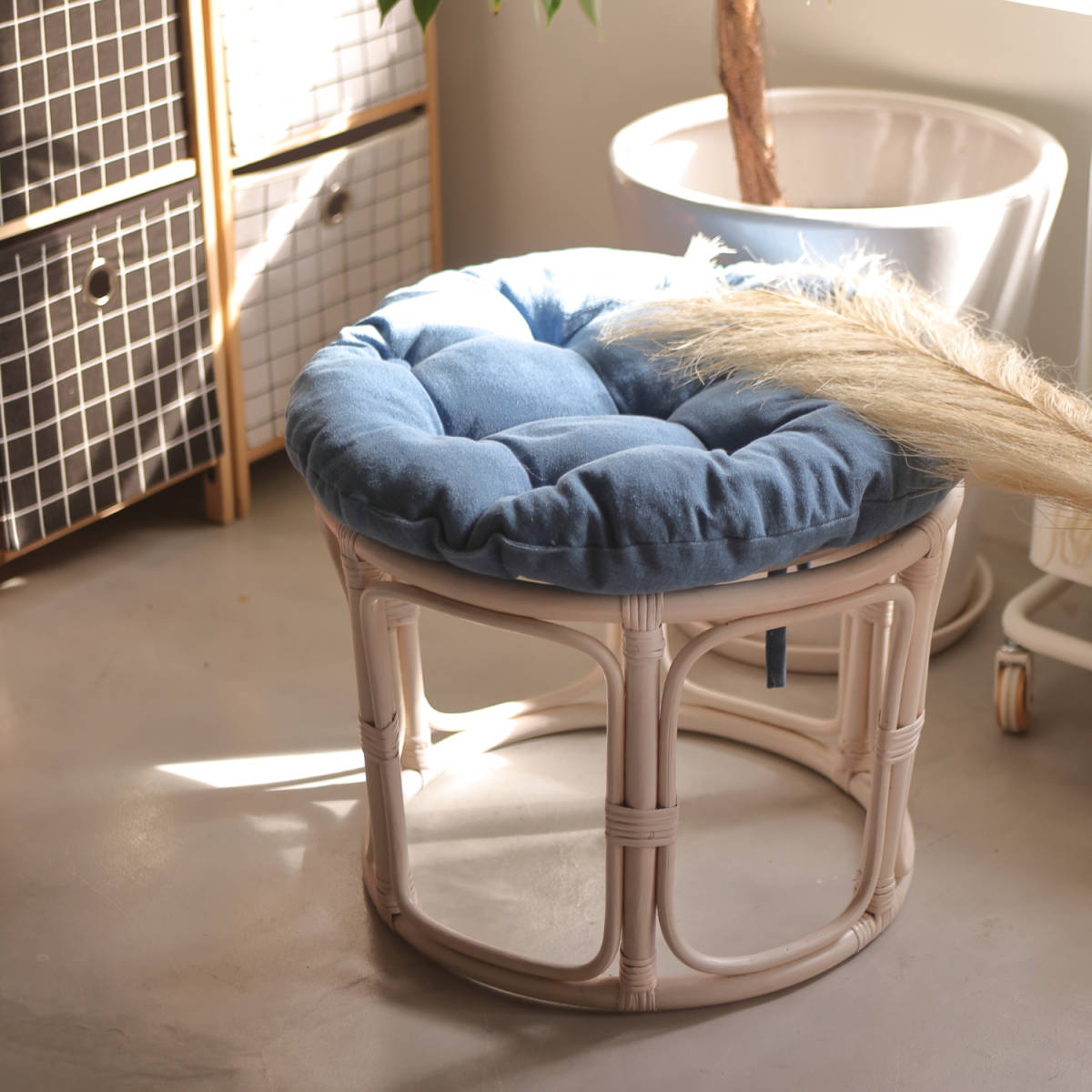 現品限り 天然木 クッション 高級 ラタン スツール 白 藤 丸椅子 木製 チェア 座椅子 イス アンティーク ビンテージ家具 ガーデンチェア