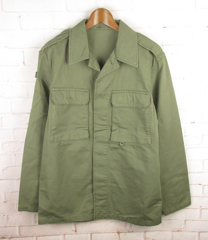 LAJ14970 APC アーペーセー VESTE ARMY DUKE 16E ミリタリージャケット M 新品 オリーブ系