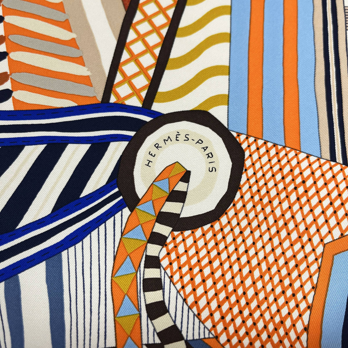 ☆HERMES☆新品・新作☆カレ90 <La Selle Imaginaire> blanc/bleu