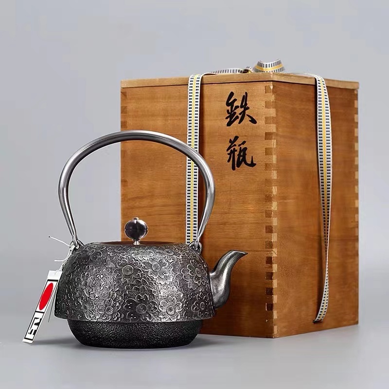 ☆未使用☆砂鉄 南部鉄器 大容量鉄壺 コーティングなし 手作り鉄