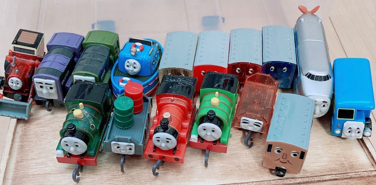 きかんしゃトーマス カプセルプラレール 大量セット バンダイ きかんしゃトーマス カプセルプラレール 大量セット バンダイ