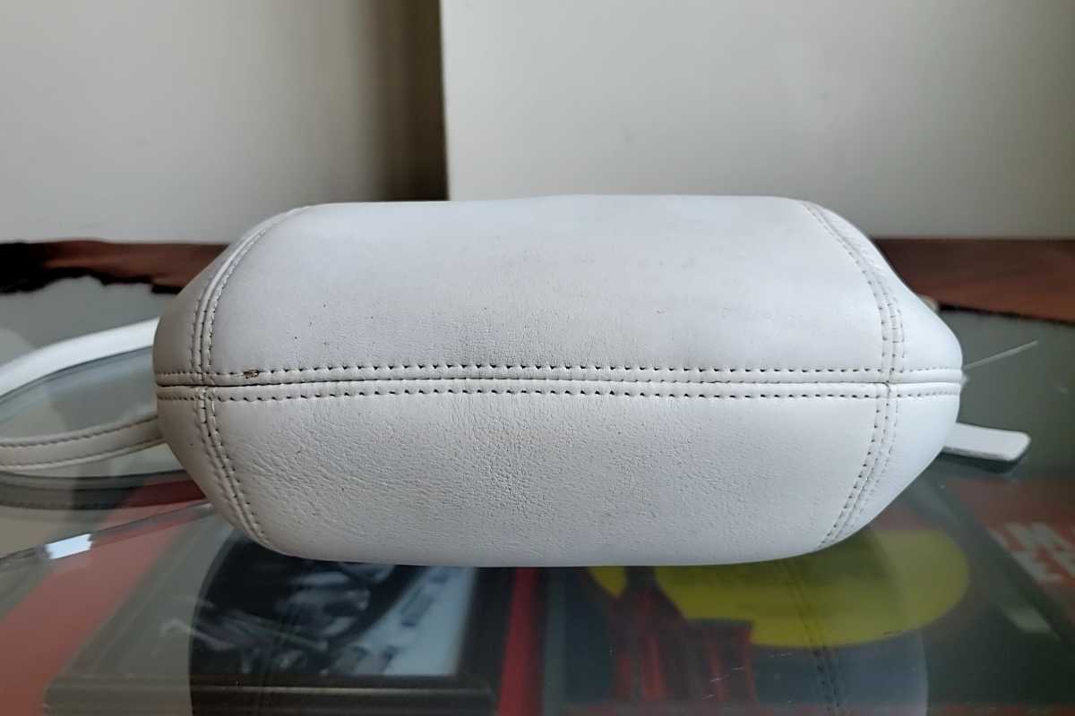 9*90s USA made Old Coach OLD COACH shoulder bag No.M6D-9990 white rare leather America bookbinding leather USED used 