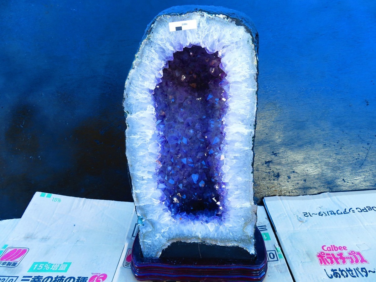 超強パワー天然水晶宝石☆アメジストドーム超巨大台付き30.8kg☆高さ