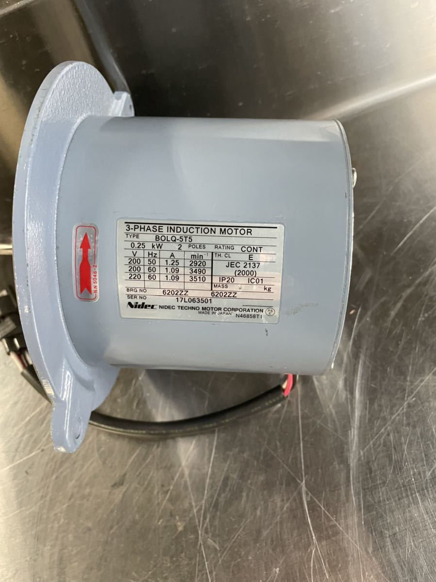 Nidec/日本電産＊ BOLQ-5T5 3-PHASE INDUCTION MOTOR 0.25kW/2POLES 三相200V モーター 中古品 通電OK モーターが回転_画像1