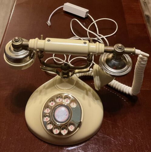 アンティーク 電話機 置物 インテリア 1940/1950年代ヴィンテージ ビクトリアンスタイルダイヤルデスクフォン 電話機
