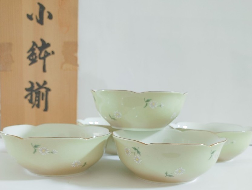 深川製磁 美術有田焼 小鉢揃 マーガレット 5客 キッチン、台所用品 深川製磁 美術有田焼 小鉢揃 マーガレット 5客 キッチン、台所用品