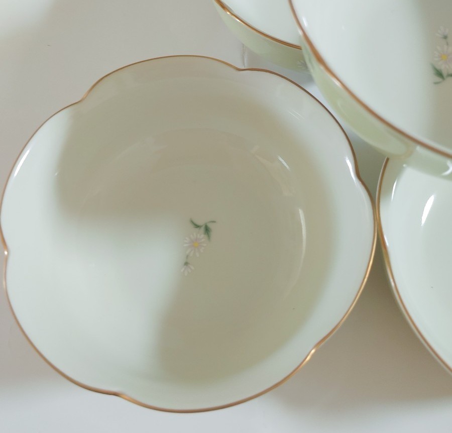 深川製磁 美術有田焼 小鉢揃 マーガレット 5客 キッチン、台所用品 深川製磁 美術有田焼 小鉢揃 マーガレット 5客 キッチン、台所用品
