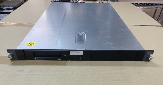 ◎ Fujitsu PRIMERGY SX05 S1バックアップキャビネット RDX Quik STOR (00964)