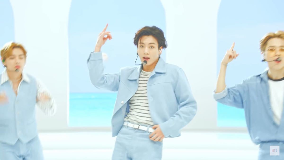 CHANEL デニム ライダース ジャケット ブルゾン BTS ジョングク CHANEL デニム ライダース ジャケット ブルゾン BTS ジョングク