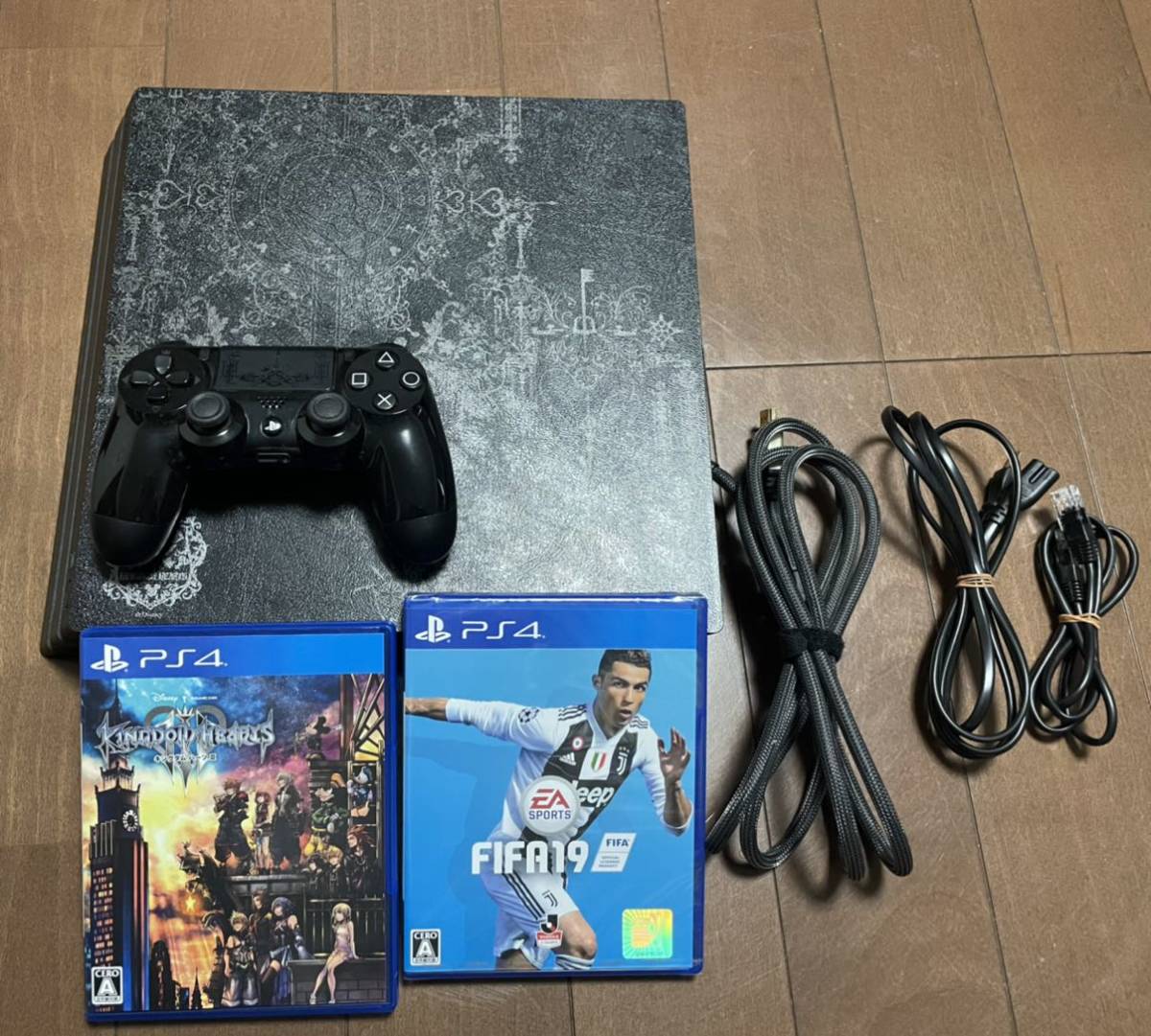 ps4 pro キングダムハーツ 1TB プレイステーション4 KINGDOM HEARTSⅢ