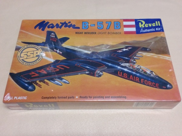 アメリカ レベル 1/80 アメリカ空軍 マーチン ジェット 戦闘機 Martin B-57B Night intruder light bomber Revell 85-0230 復刻版_画像1
