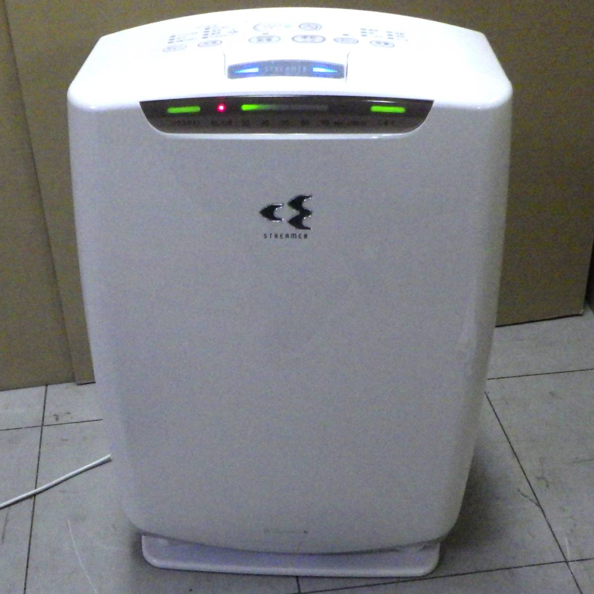 DAIKIN ダイキン 空気清浄機 2013製 ACK55P-W DAIKIN ダイキン 空気清浄機 2013製 ACK55P-W