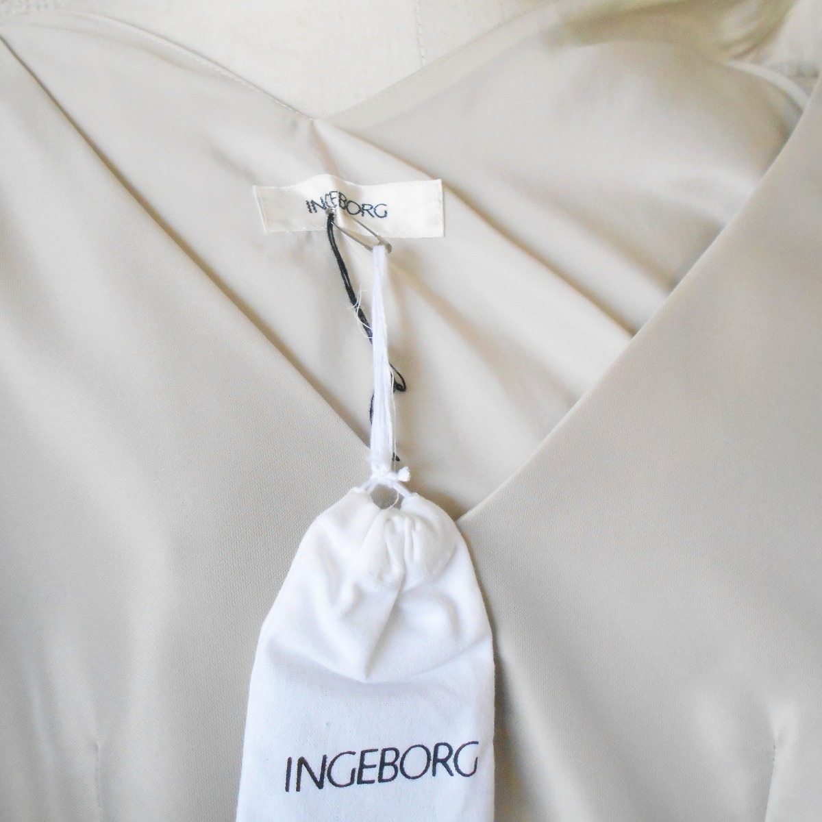 2019年 未使用 インゲボルグ INGEBORG サイド リボン 付 ジャンパー スカート ワンピース_画像10