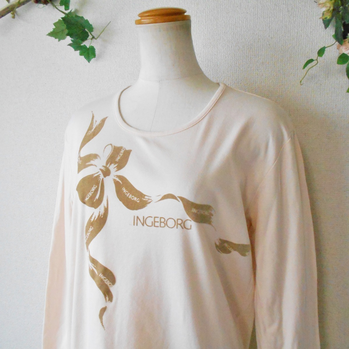 インゲボルグ INGEBORG ロゴ & リボン 柄 レディース 用 長袖 カットソー Ｔシャツ 日本製 S_画像3