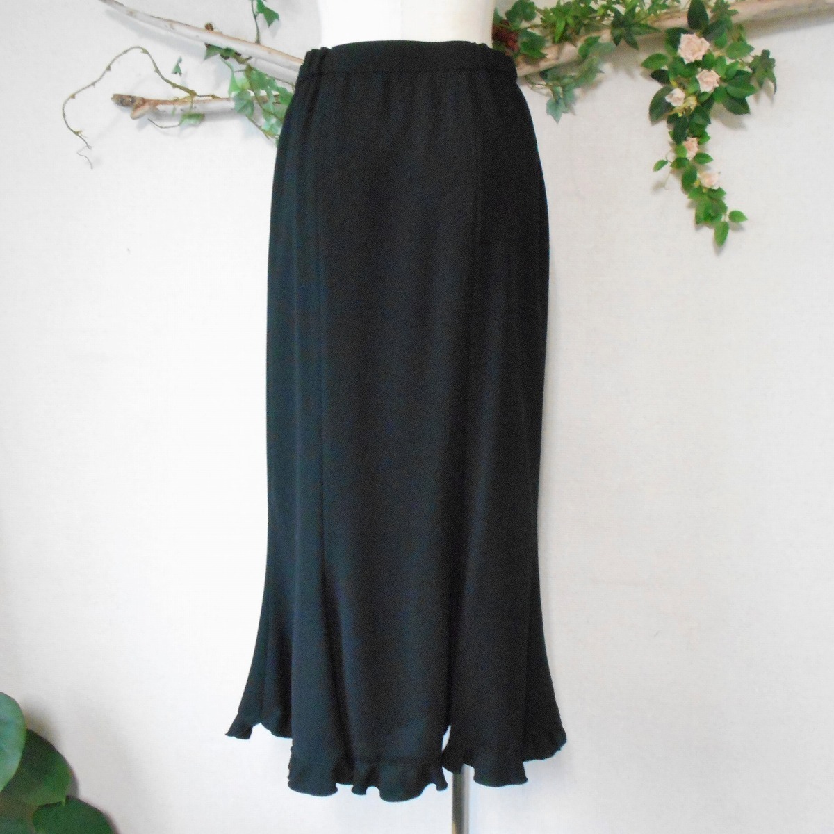 美品 アトリエ アイ ATELIER ai 裾 フリル の お洒落 な ロング スカート 黒 日本製 11_画像6