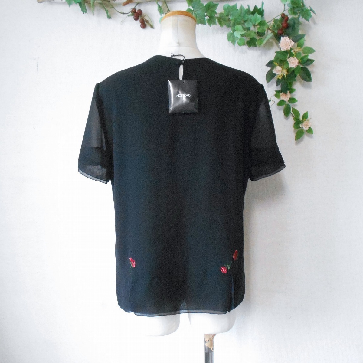 未使用 インゲボルグ INGEBORG お花 刺繍 の 素敵 な シースルー ブラウス 黒 日本製 M_画像9
