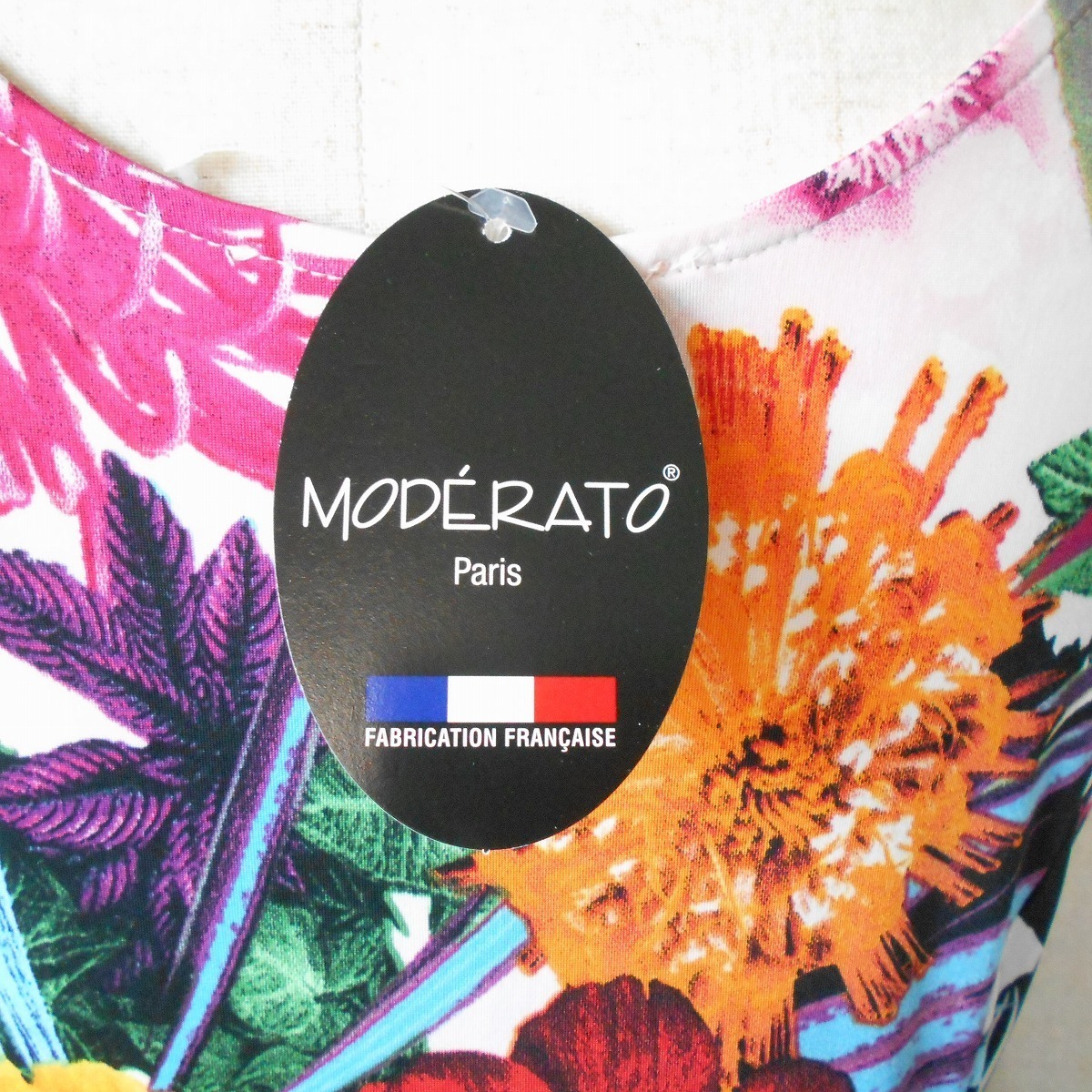新品 タグ付き MODERATO モデラート フランス製華やかな夏向きワンピース_画像7