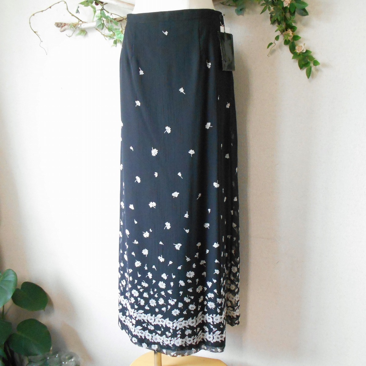 未使用 インゲボルグ INGEBORG 春夏 向き シースルー ブラック 花柄 の 素敵 な ロング スカート 日本製 M_画像6