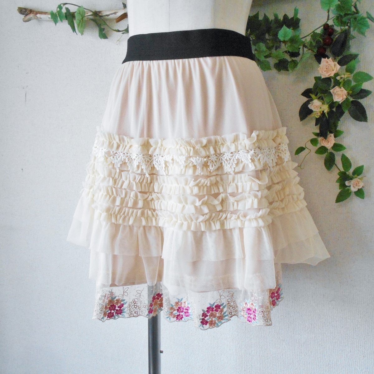 アクシーズ ファム axes femme 総 チュール / フリル & 刺繍 の 可愛い スカート M_画像5