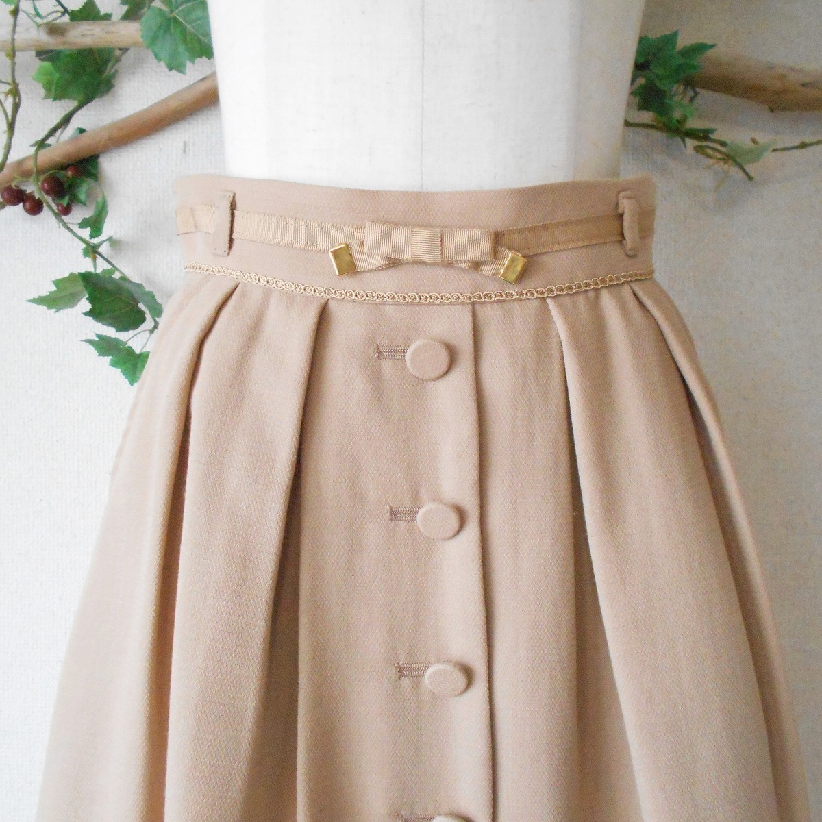 レッセパッセ LAISSE PASSE ウエスト リボン の 可愛い ひざ丈 スカート 日本製 36_画像2