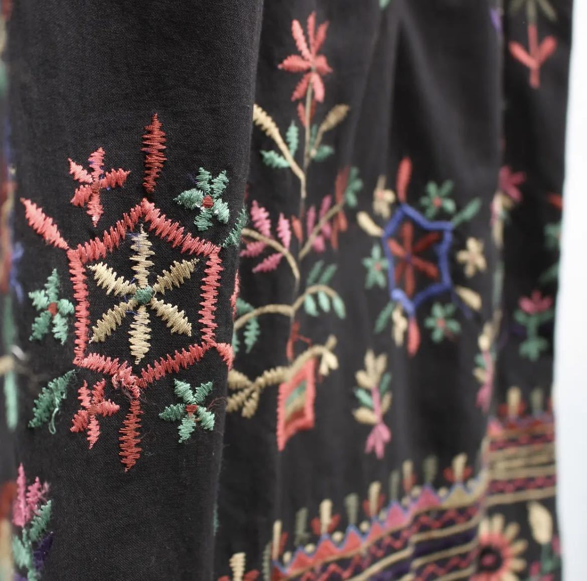 USA VINTAGE FLOWER PATTERNED EMBROIDERY SKIRT/アメリカ古着花 USA VINTAGE FLOWER PATTERNED EMBROIDERY SKIRT/アメリカ古着花