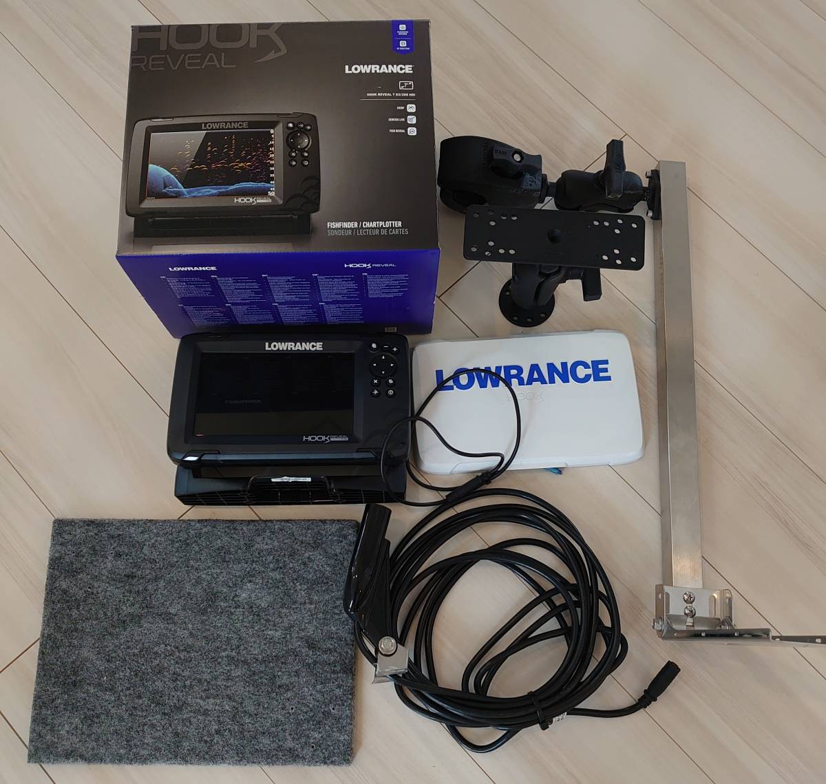 LOWRANCE ローランス HOOK REVEAL フックリビール7インチ 魚群探知機