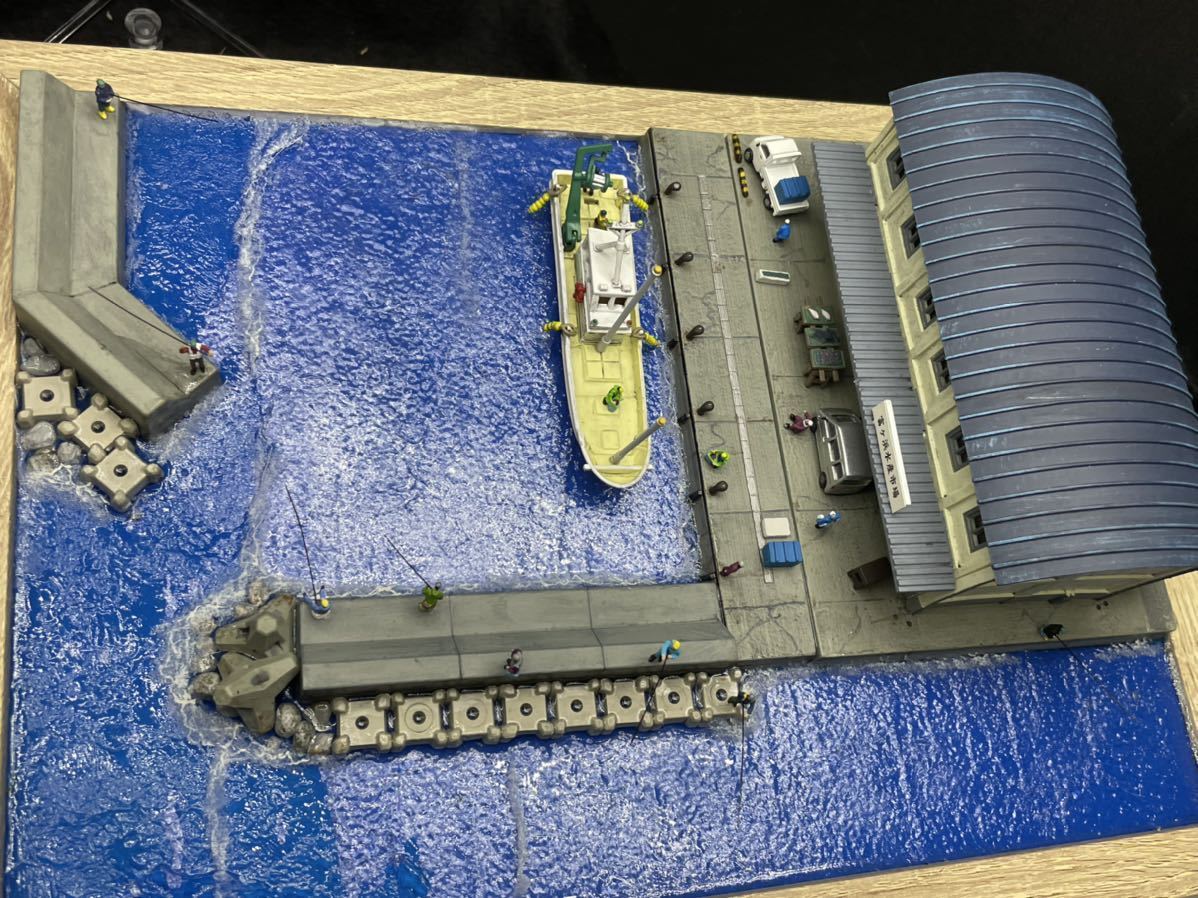 漁港の釣り人ジオラマ レジン 海 漁船 鉄道模型 漁港の釣り人ジオラマ レジン 海 漁船 鉄道模型