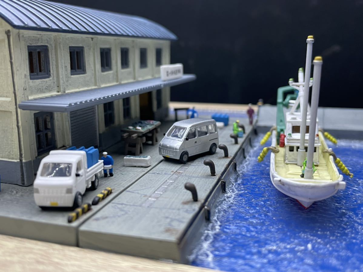 漁港の釣り人ジオラマ レジン 海 漁船 鉄道模型 漁港の釣り人ジオラマ レジン 海 漁船 鉄道模型