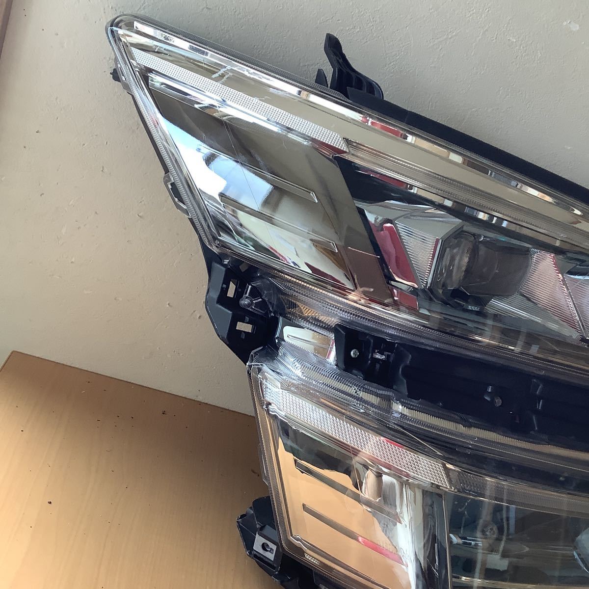 1279 TOYOTA ヴェルファイア 30 純正 2眼 後期 右 ヘッドライト