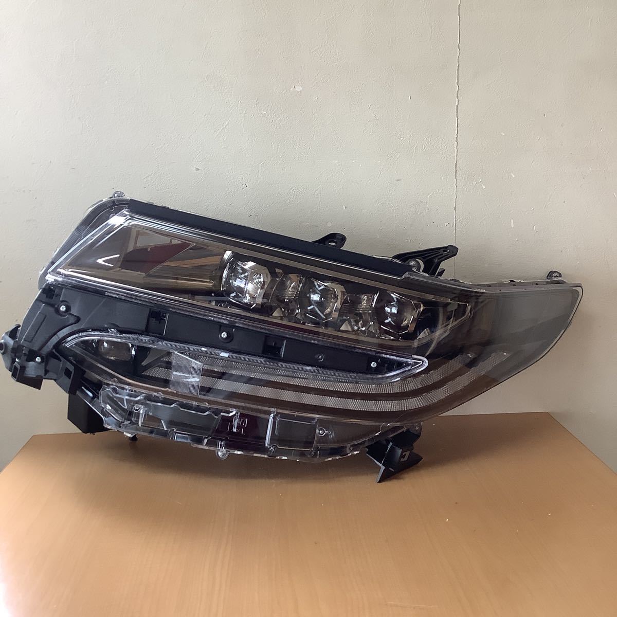 1326 アルファード後期 LED 3眼AGH30W /HV 左ヘッドライト 【ICHIKOH