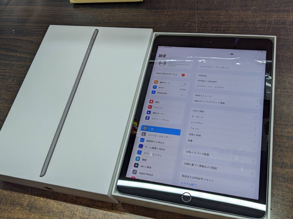 美品 Apple iPad 10.2インチ 第7世代 MW742J/A 32GB Wi-fiモデル