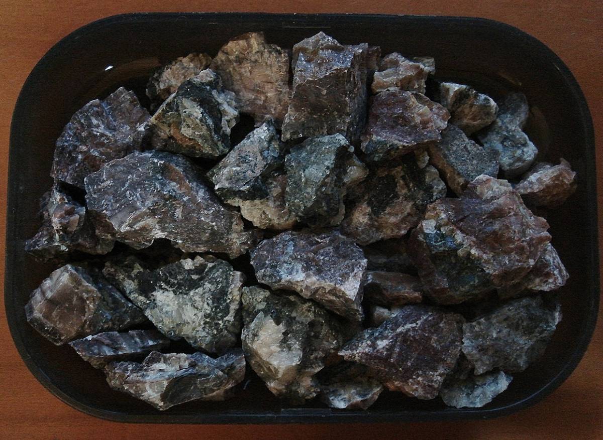 1袋】 稀少 チェコ産 ピッチブレンド ボトリオイダル 原石 ラジウム