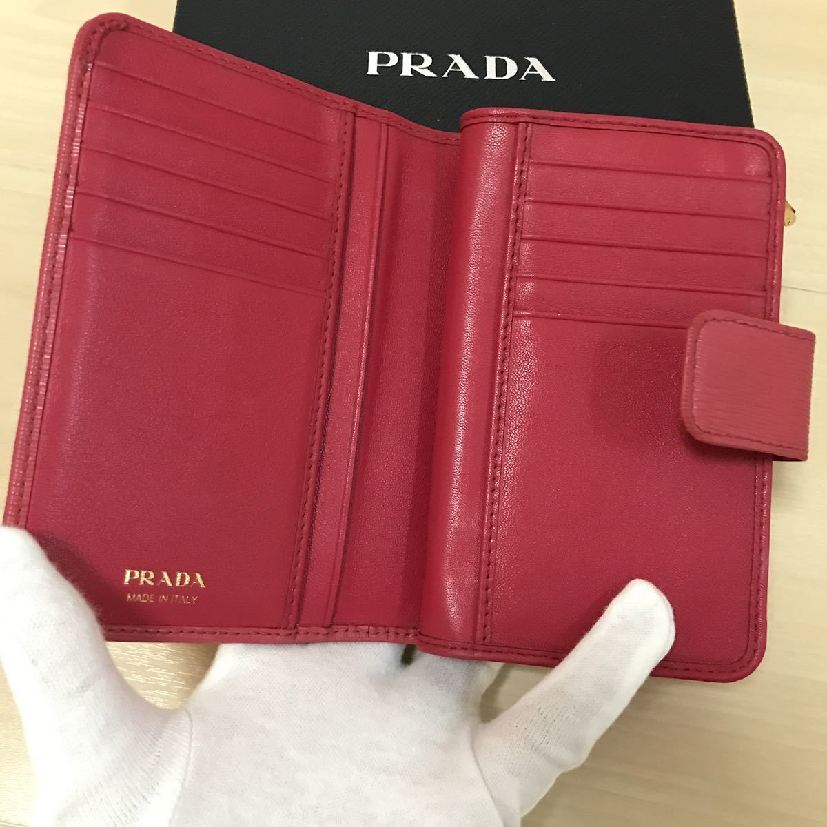 美品　PRADA プラダ 二つ折り財布　ミニ財布　ピンク　ミニウォレット_画像3