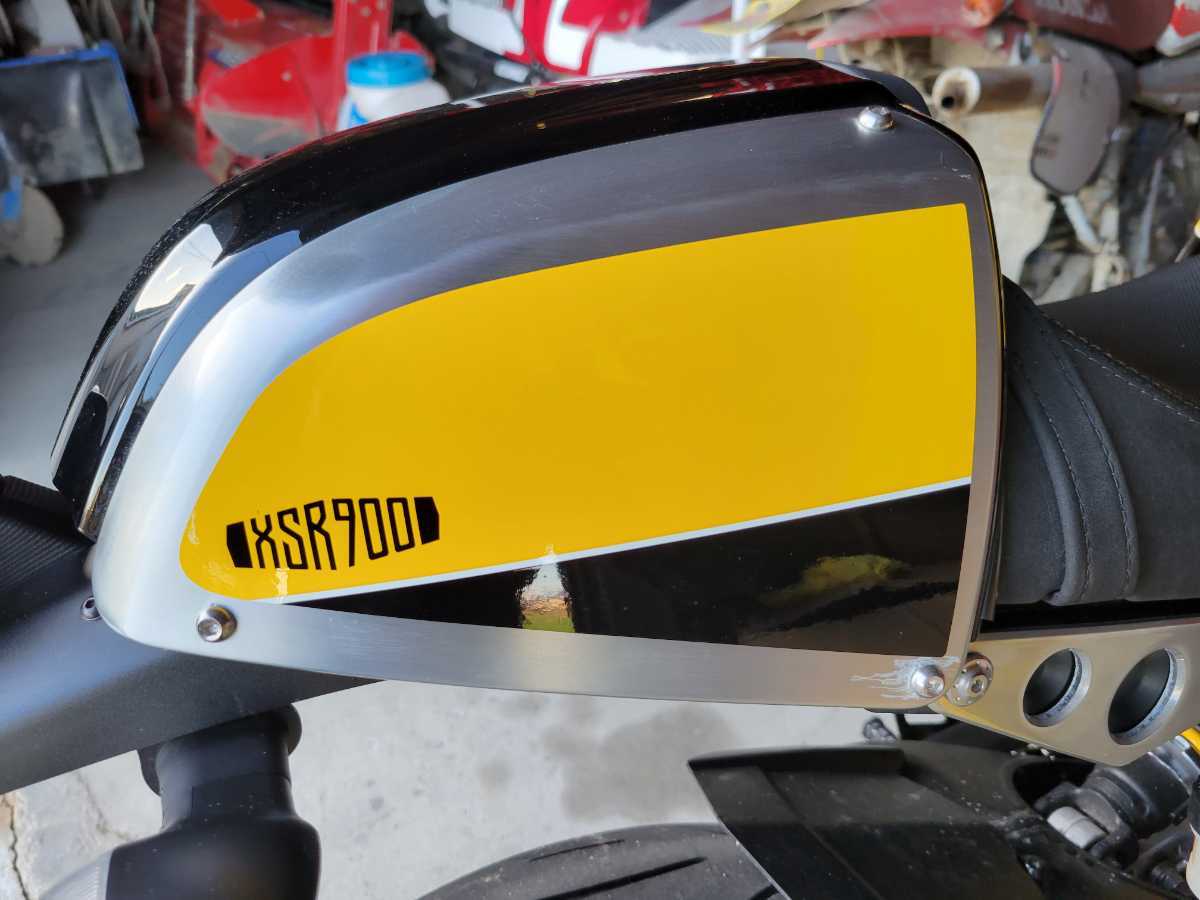 最大80%オフ! POWERBRONZE シングル シートカウル XSR900 16