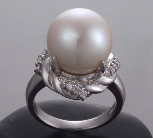 *13mm. White Butterfly . pearl. Pt900 made 11 number ring *11.8g/IP-4392