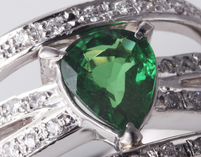 お歳暮 ☆Greenガーネット1.08ct+ダイアのPt900製12.5号リング・10.4g ガーネット