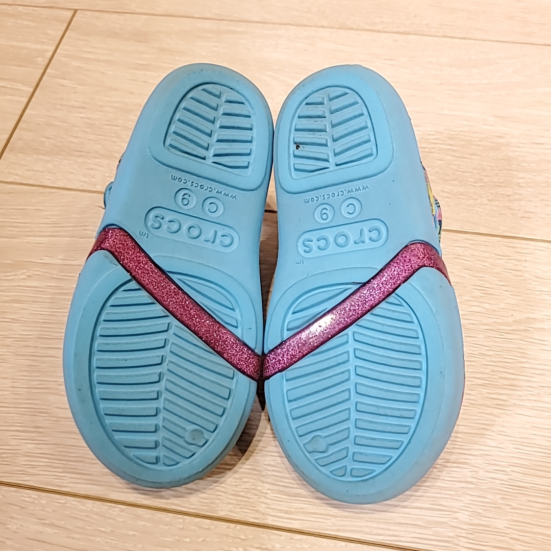 G929 бесплатная доставка Crocs crocs 9 цветочный принт 16.5. Kids сандалии оттенок голубого синий серия простой произведена чистка 