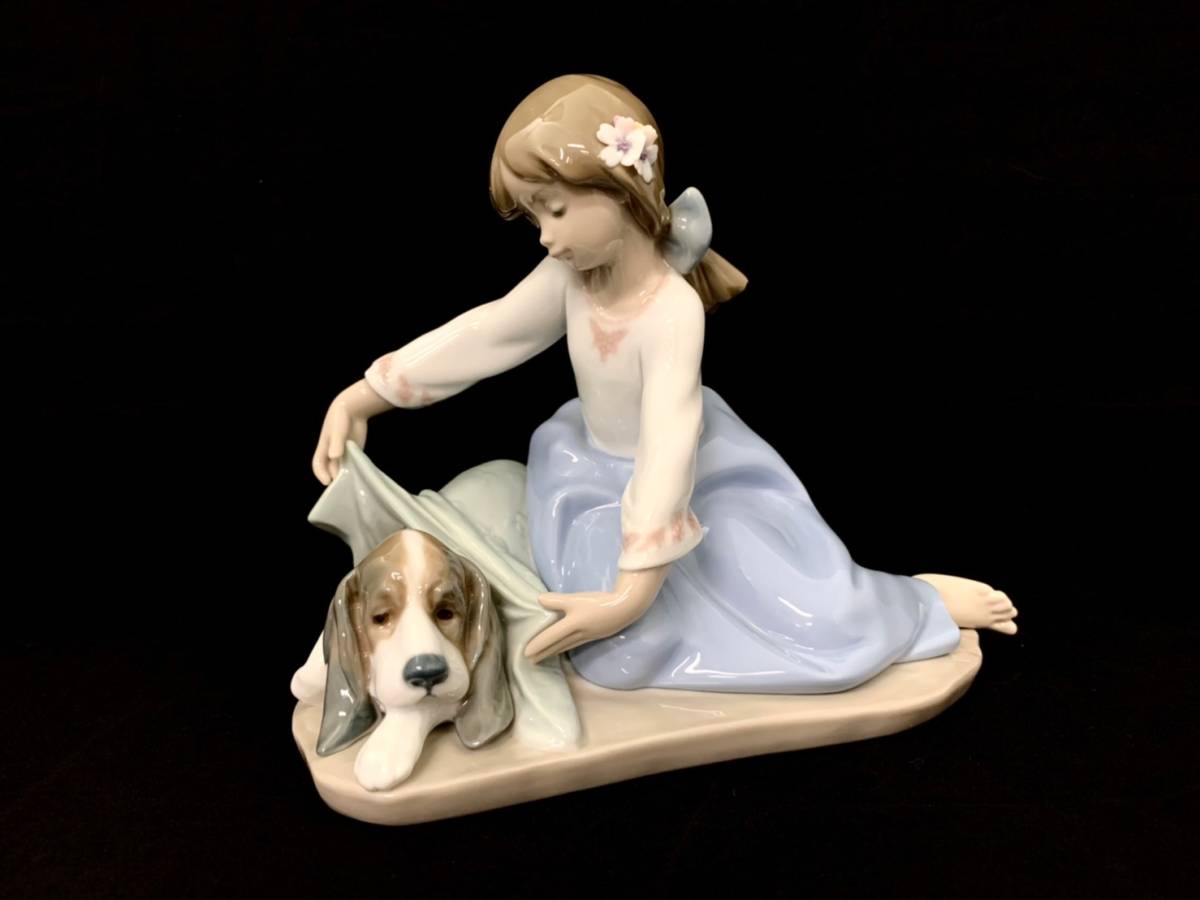 LLADRO/リヤドロ 風邪をひかないように 5688 少女 犬 動物 全長16cm