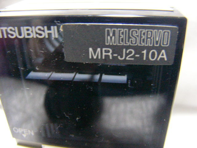 ★未使用★ MITSUBISHI MR-J2-10A ACサーボアンプ_画像2