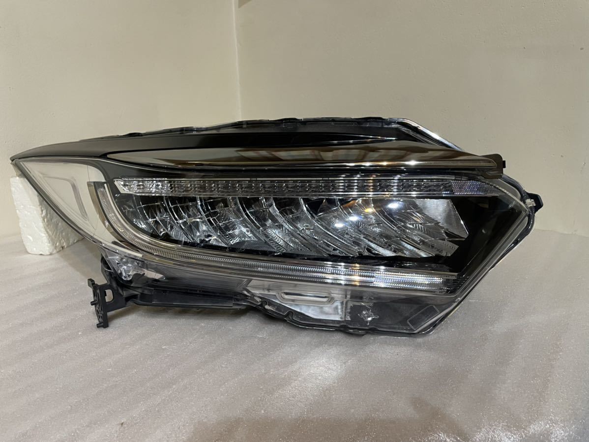 天然石ターコイズ HONDA ヴェゼル ヘッドライト 右 KOITO 100-62292